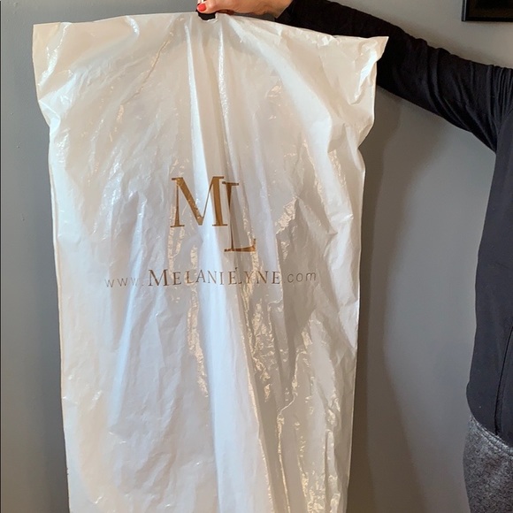 Beautiful long gown - Picture 3 of 8